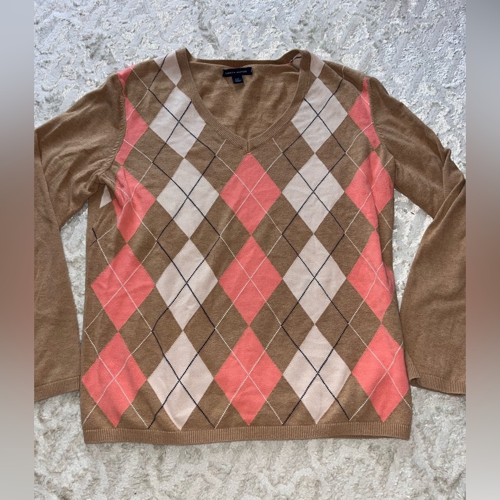 Tommy Hilfiger V-Neck Argyle Sweater in Coral and Tan woman’s size large - Picture 1 of 4